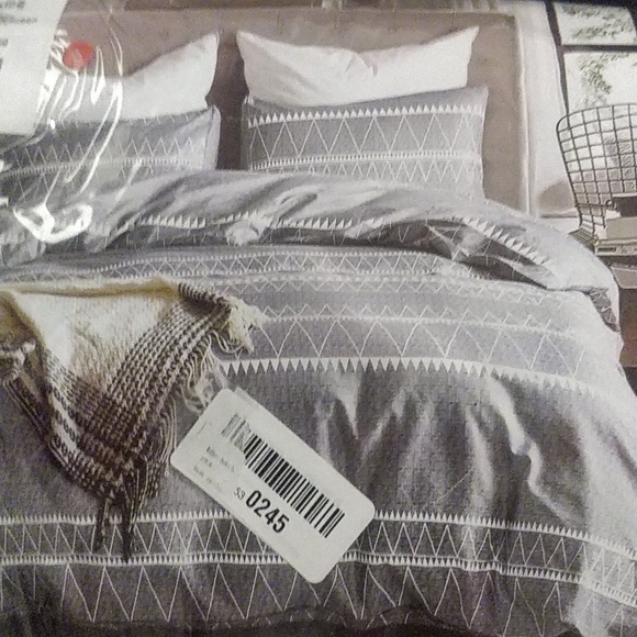 Other - Queen duvet cover